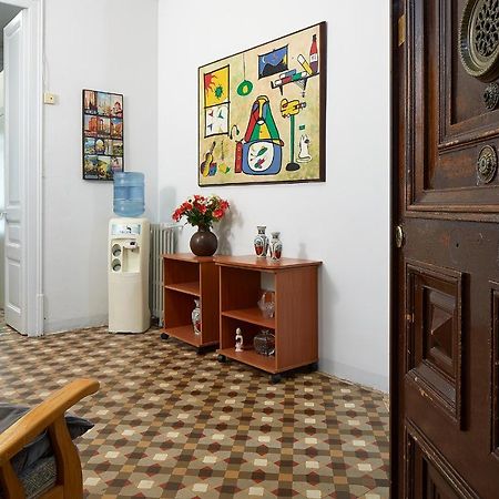B&B Estudiantes Balmes Barcelona Eksteriør bilde