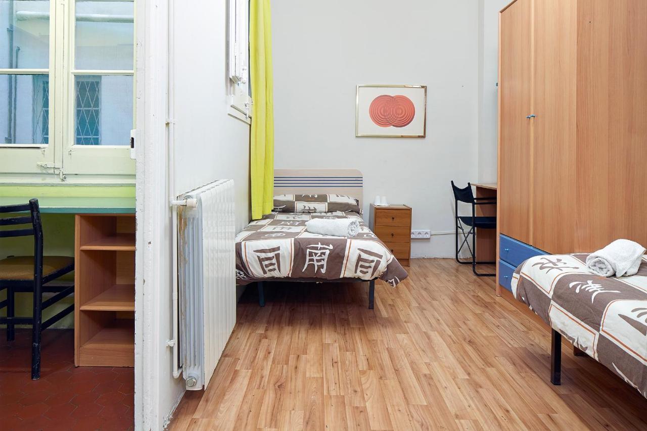 B&B Estudiantes Balmes Barcelona Eksteriør bilde