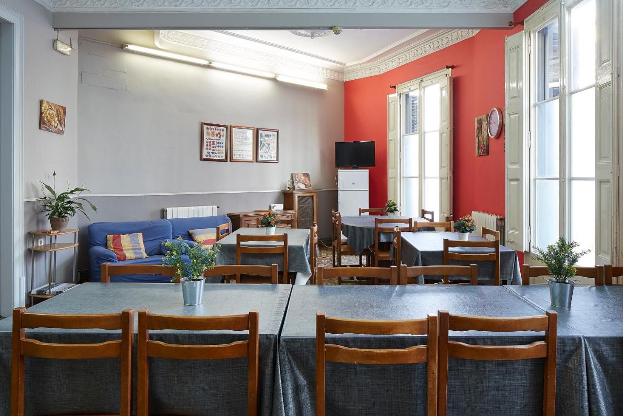 B&B Estudiantes Balmes Barcelona Eksteriør bilde