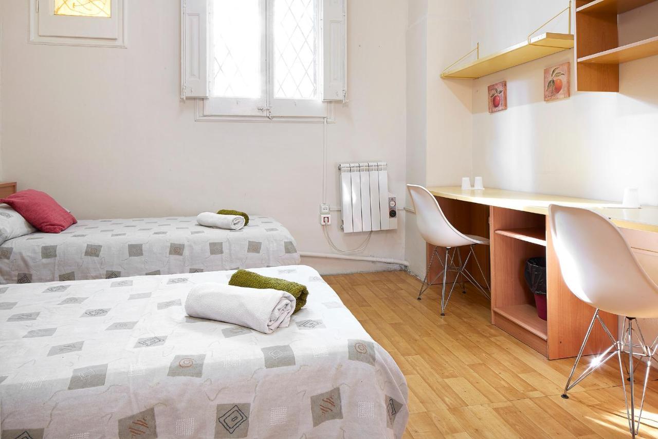 B&B Estudiantes Balmes Barcelona Eksteriør bilde